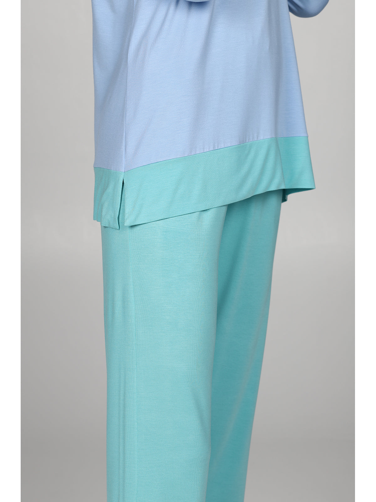 Pigiama lungo con spacchetti in morbido micromodal azzurr Boglietti