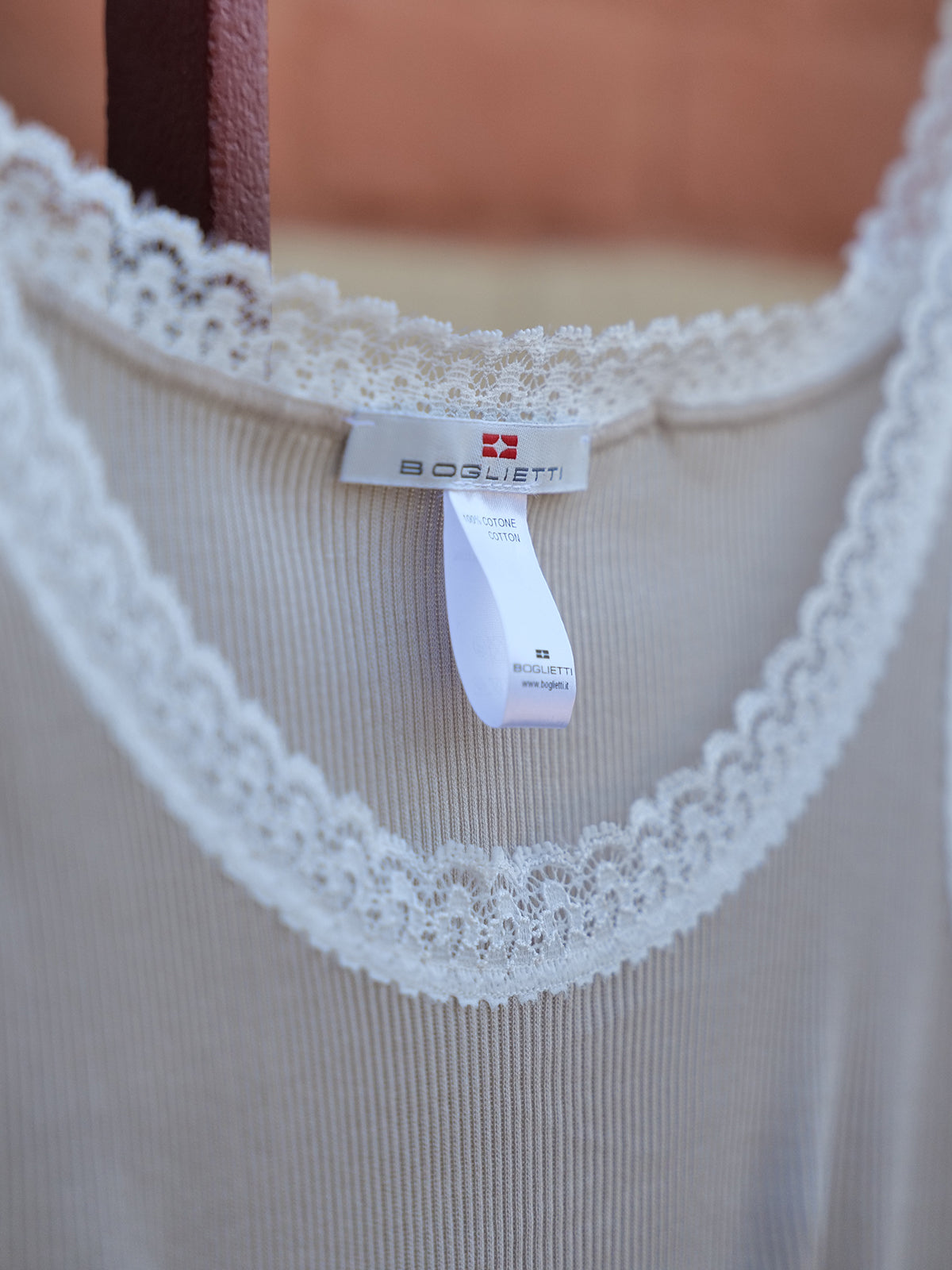 Tank top with contrast lace in premium filoscozia® – Boglietti