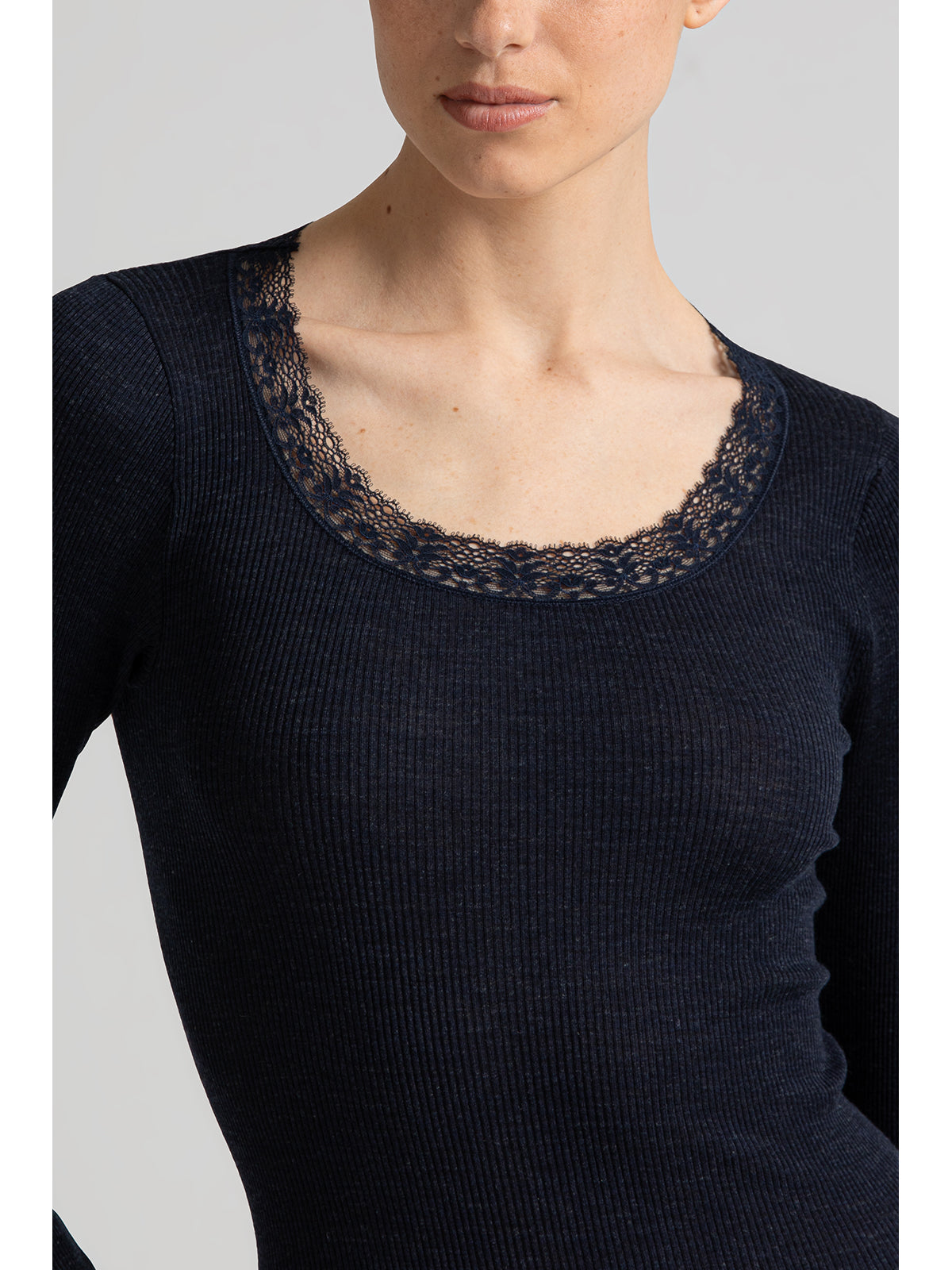 Long sleeve t-shirt in wool and silk