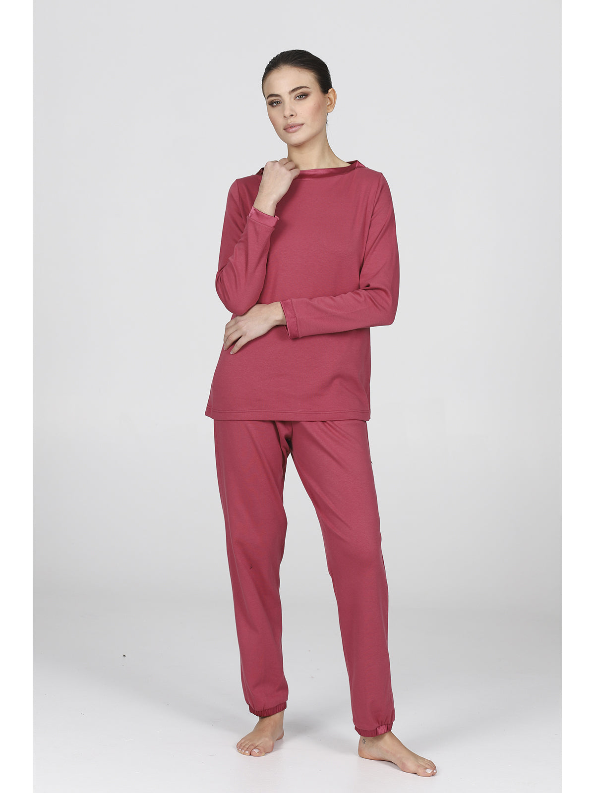 Elegante pigiama in tinta unita