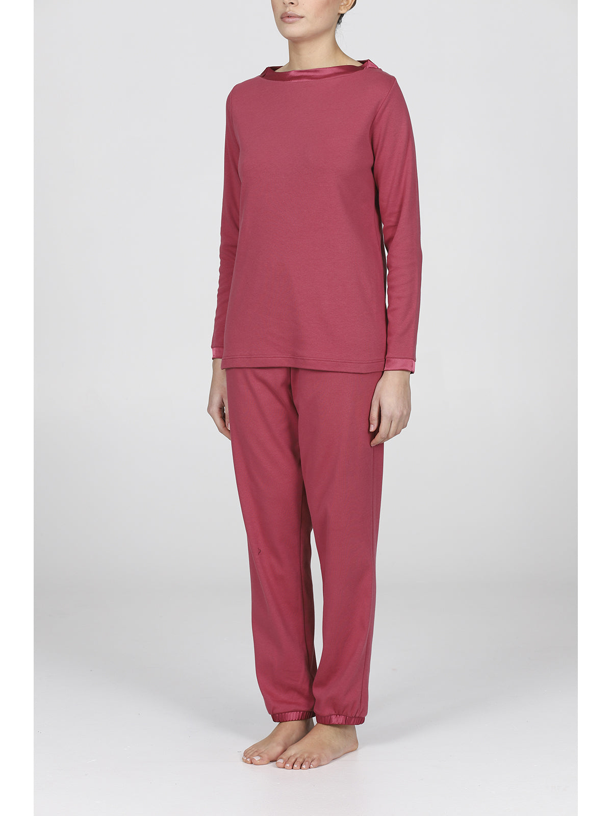 Elegante pigiama in tinta unita