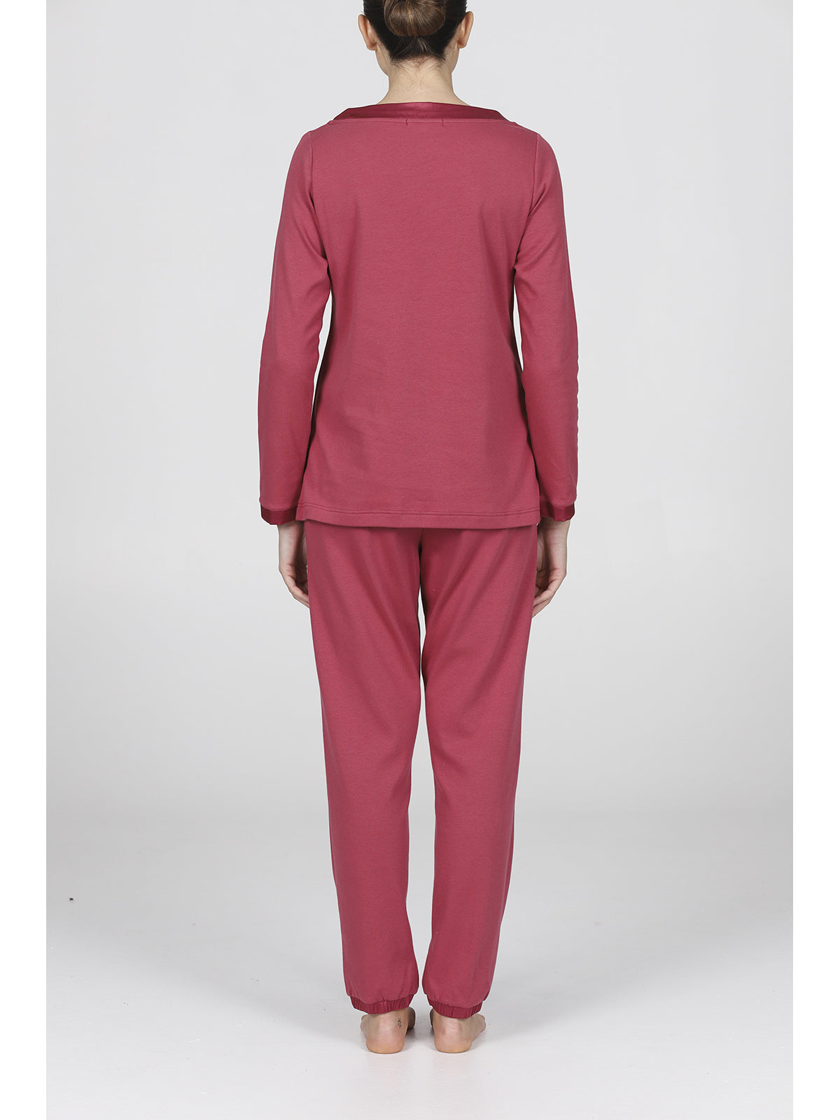 Elegante pigiama in tinta unita