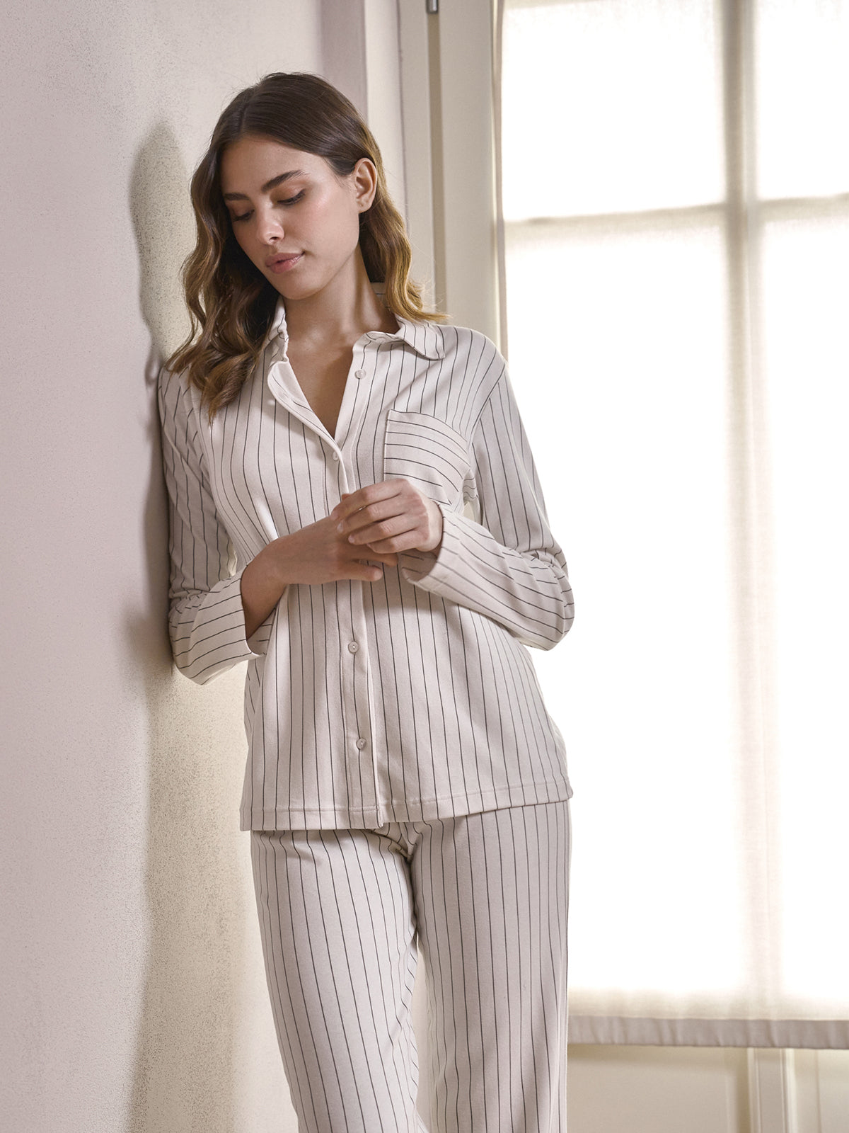 Elegante pigiama gessato in interlock