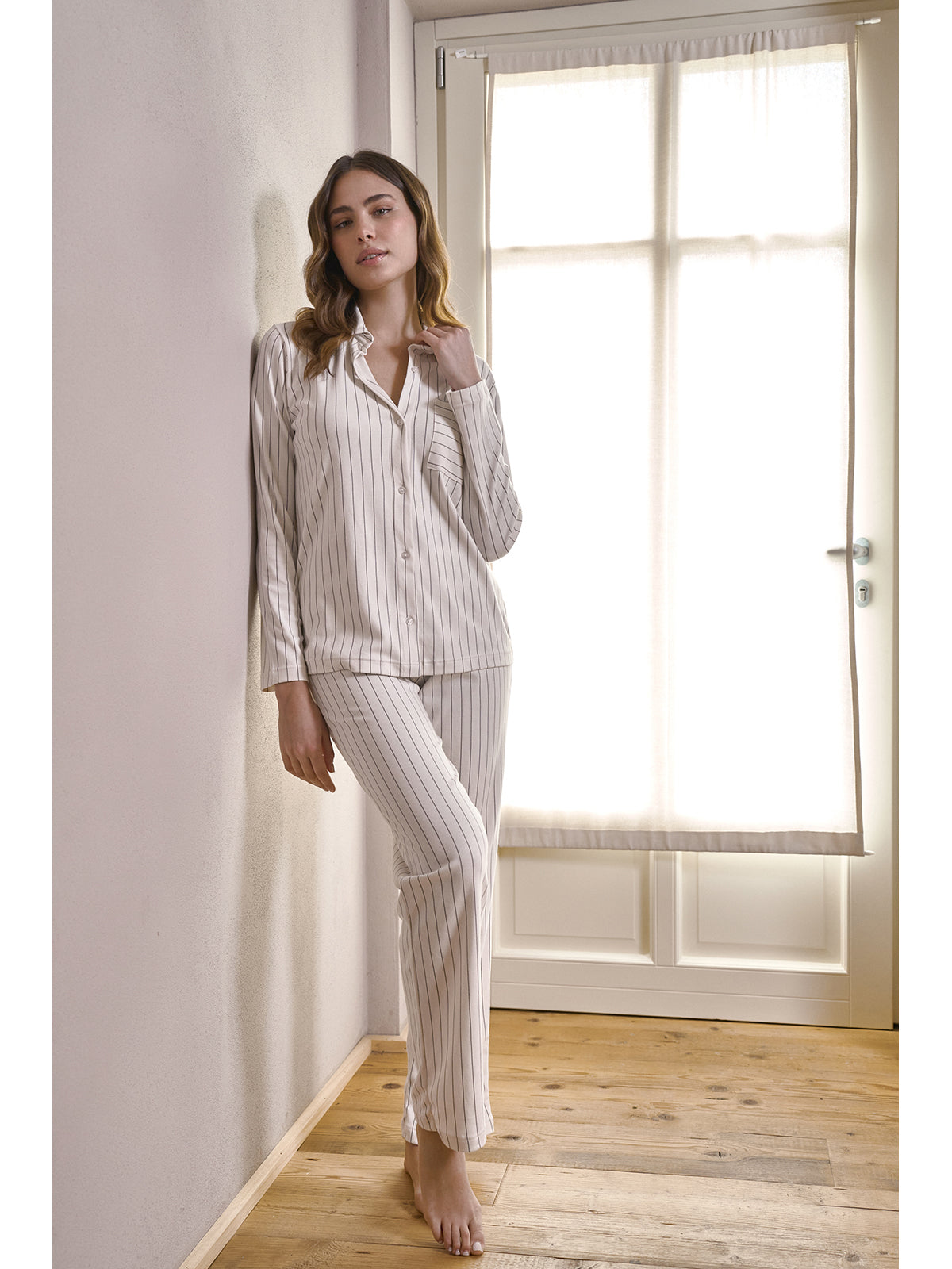 Elegante pigiama gessato in interlock