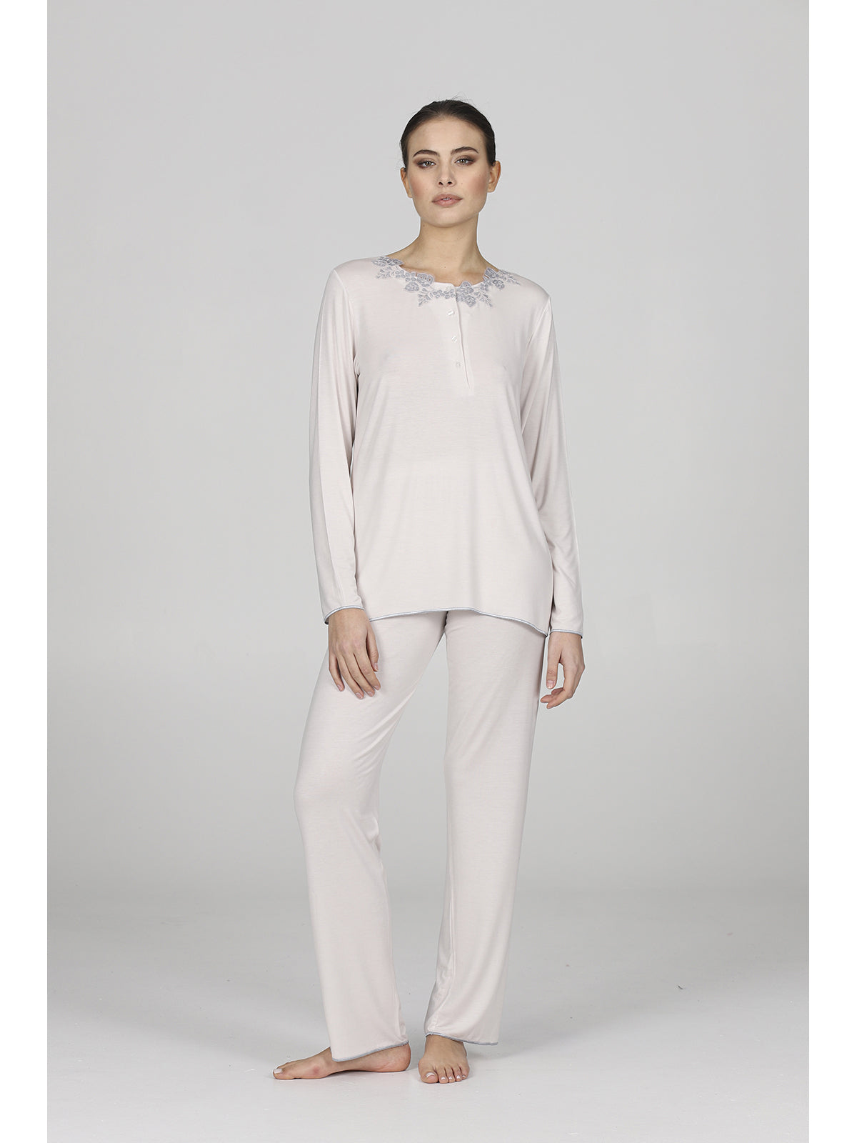 Raffinato pigiama con pizzo in modal