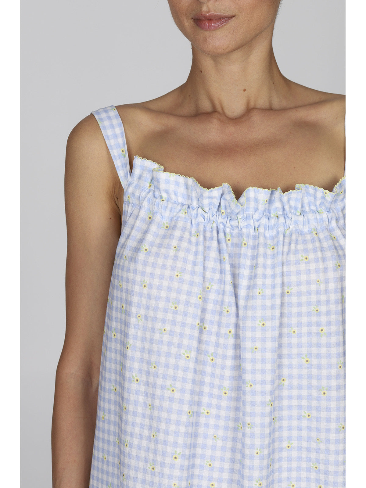 Fresca camicia da notte a quadrettini in puro cotone