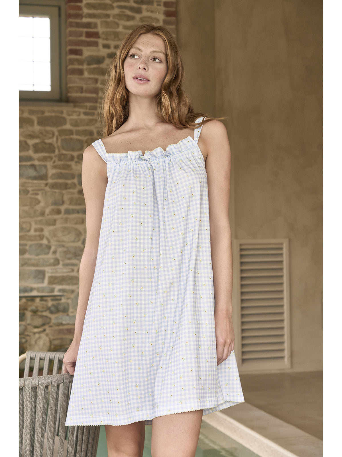 Fresca camicia da notte a quadrettini in puro cotone