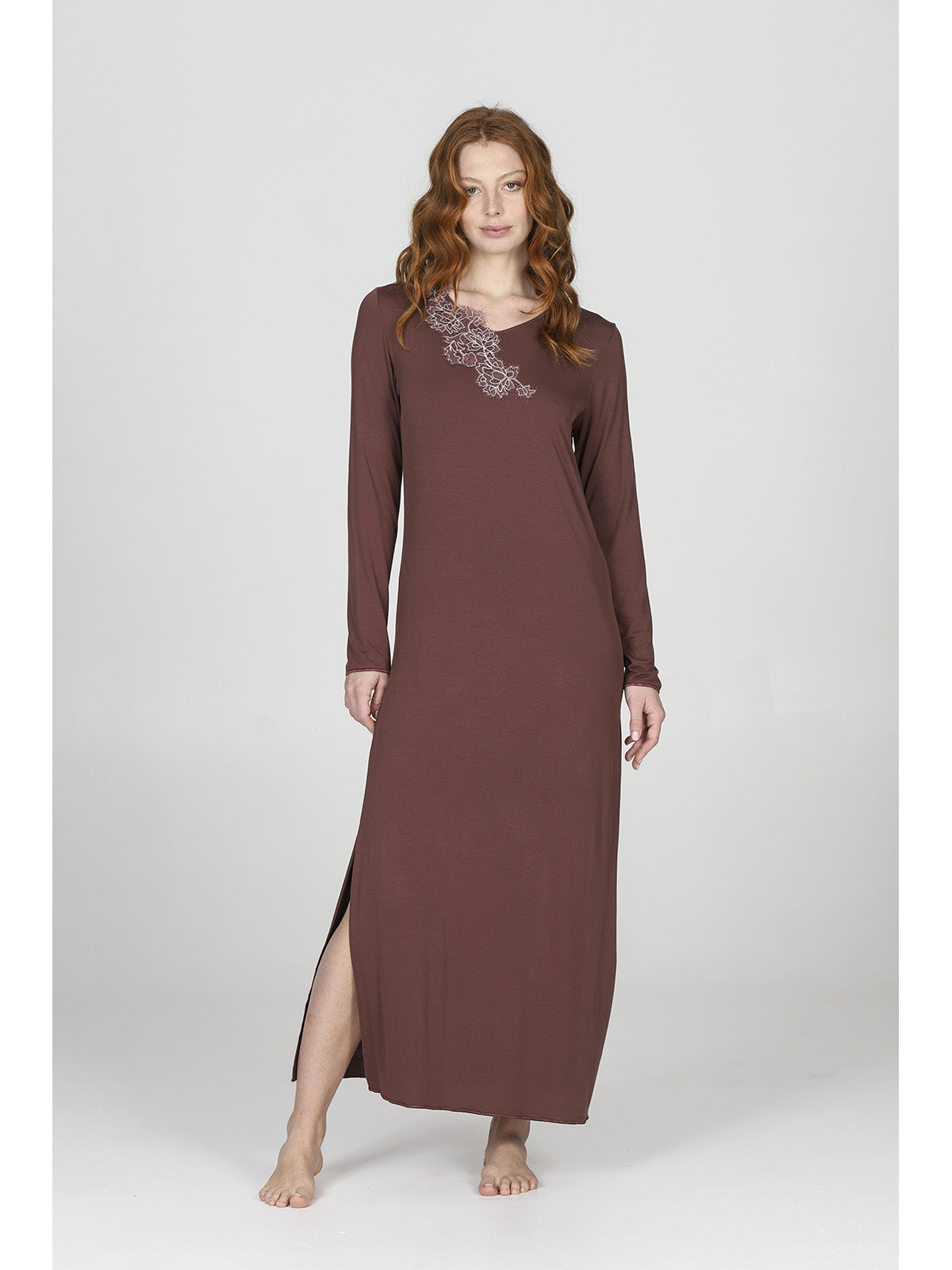 Elegante camicia da notte lunga in modal