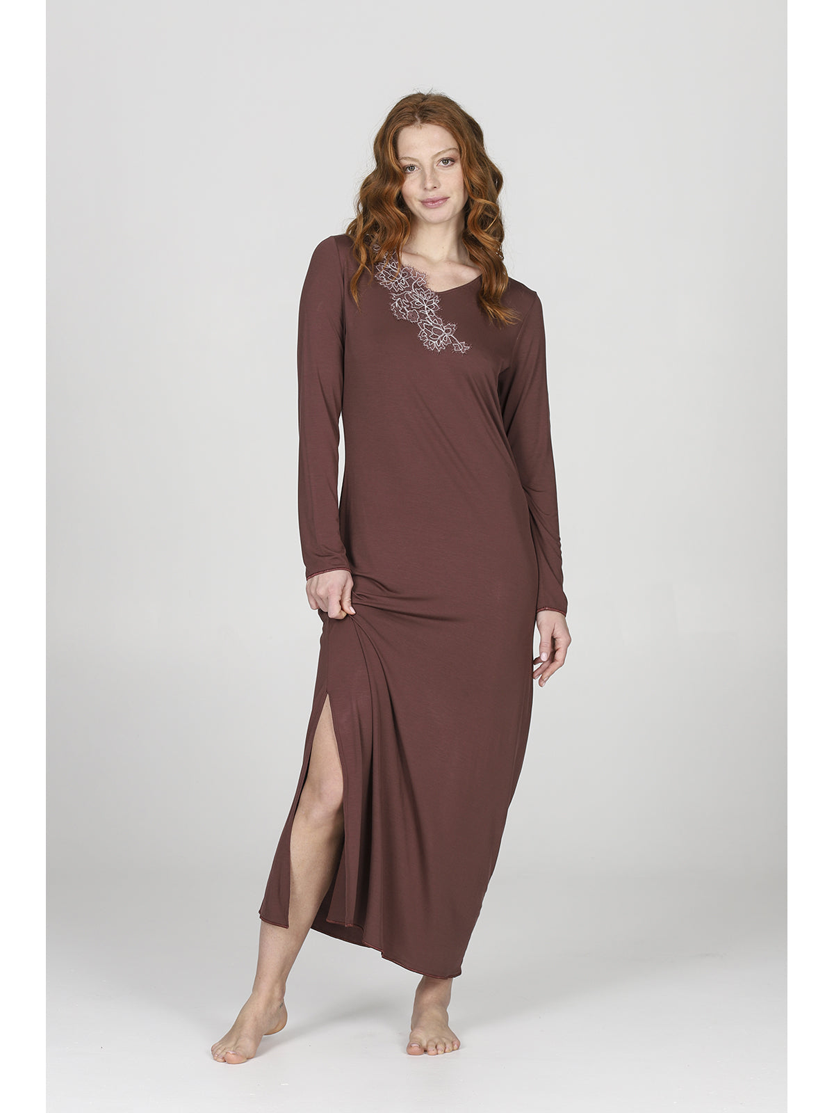 Elegante camicia da notte lunga in modal