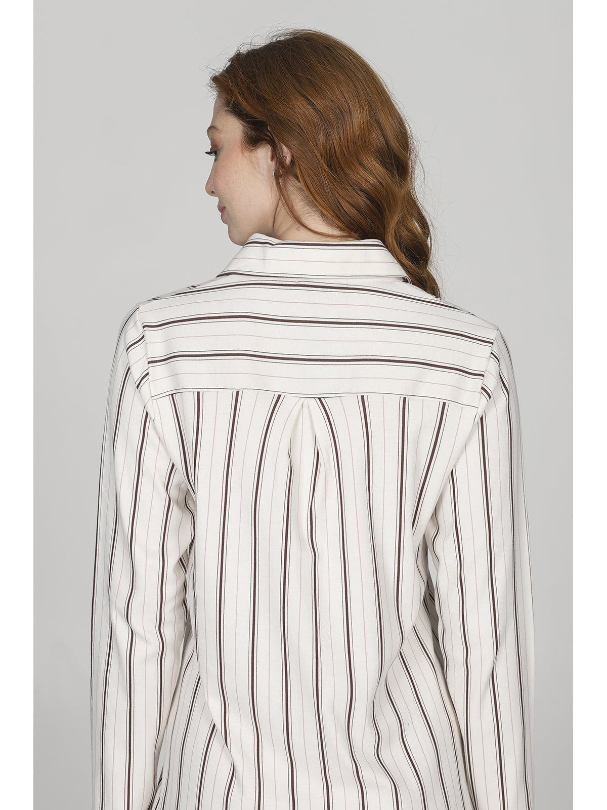 Camicia da notte con colletto a righe