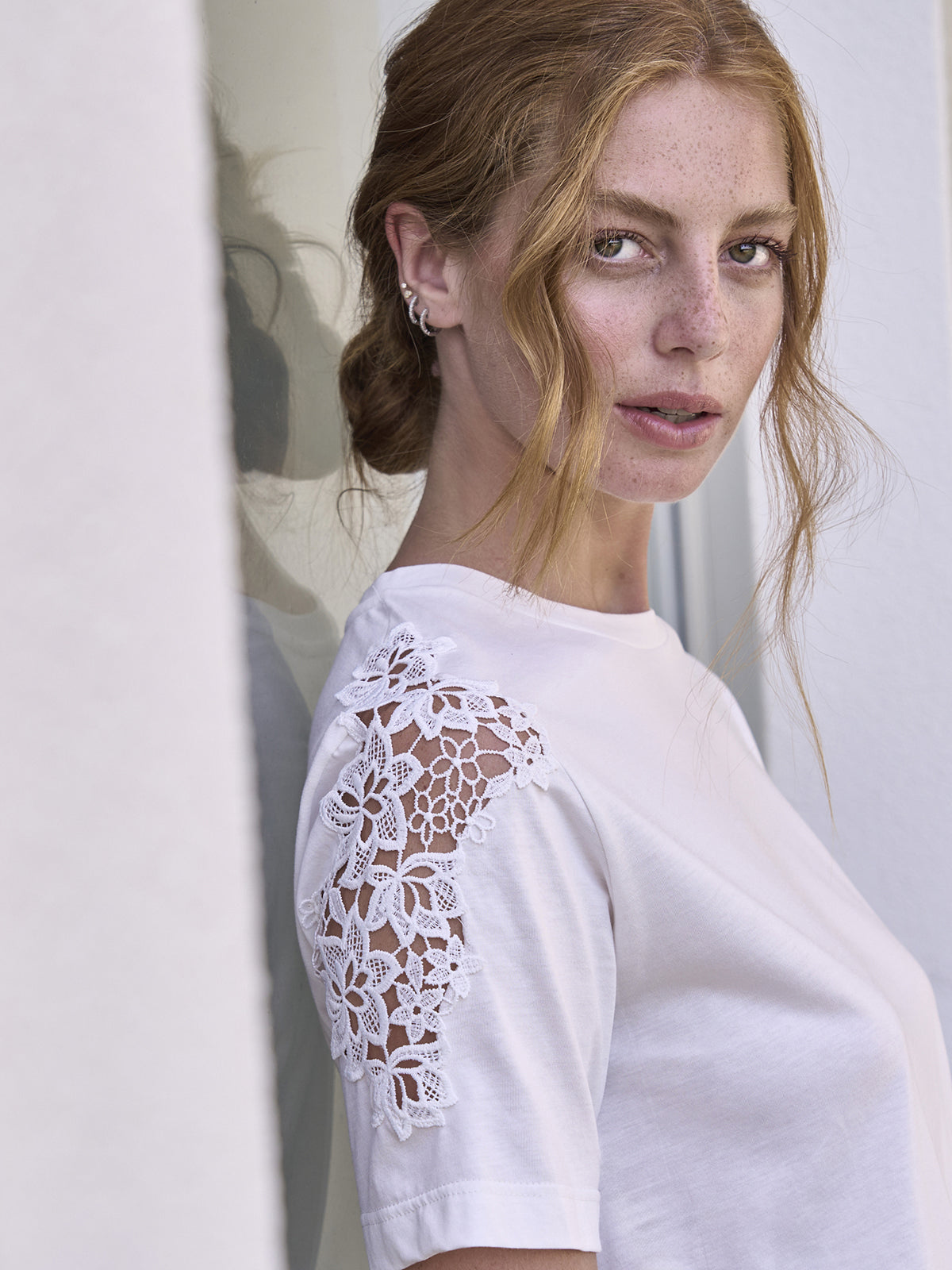 Elegante maglietta con inserto macrame' in cotone e bamboo