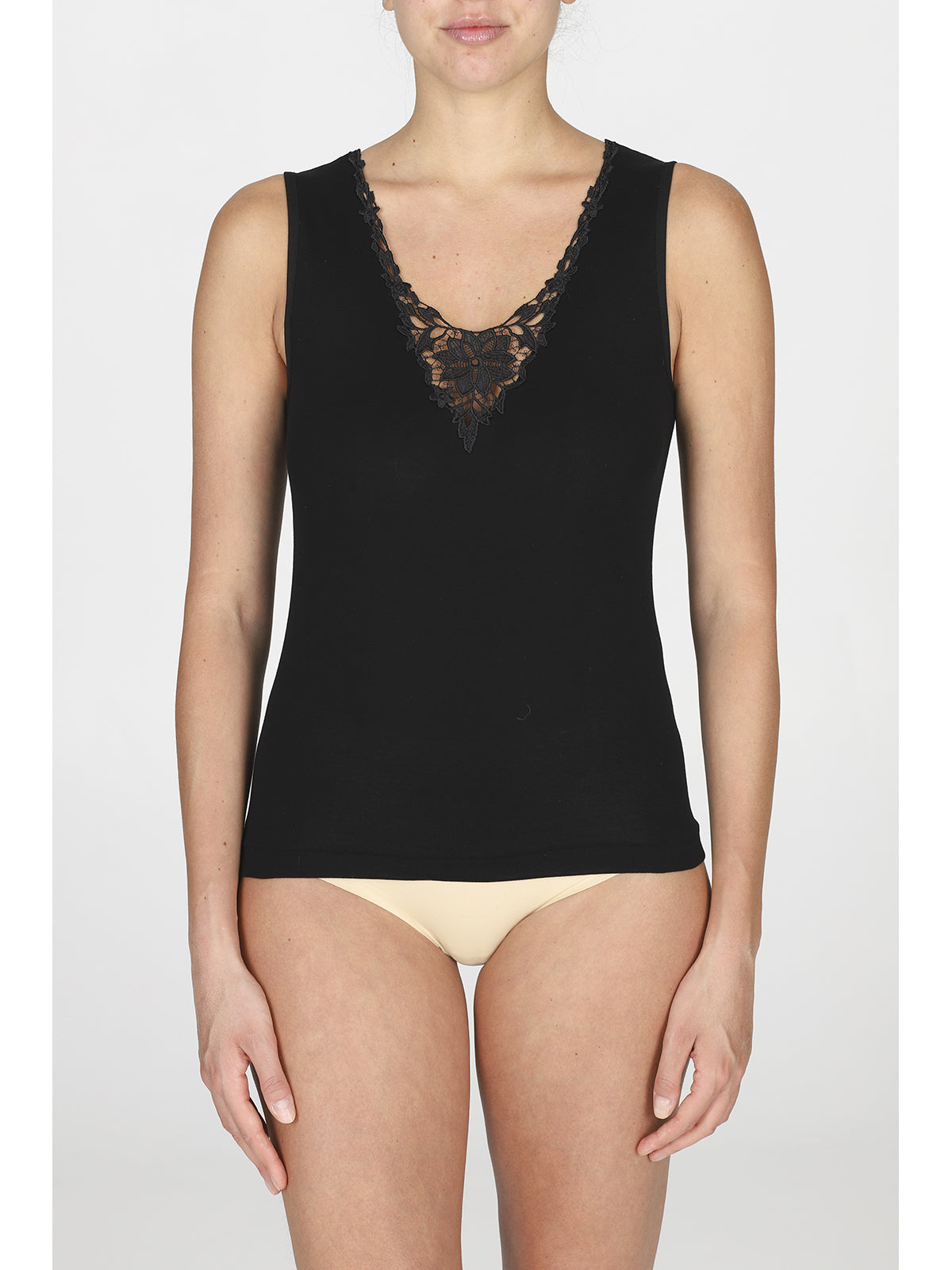 Tank top in fine filoscozia® with lace