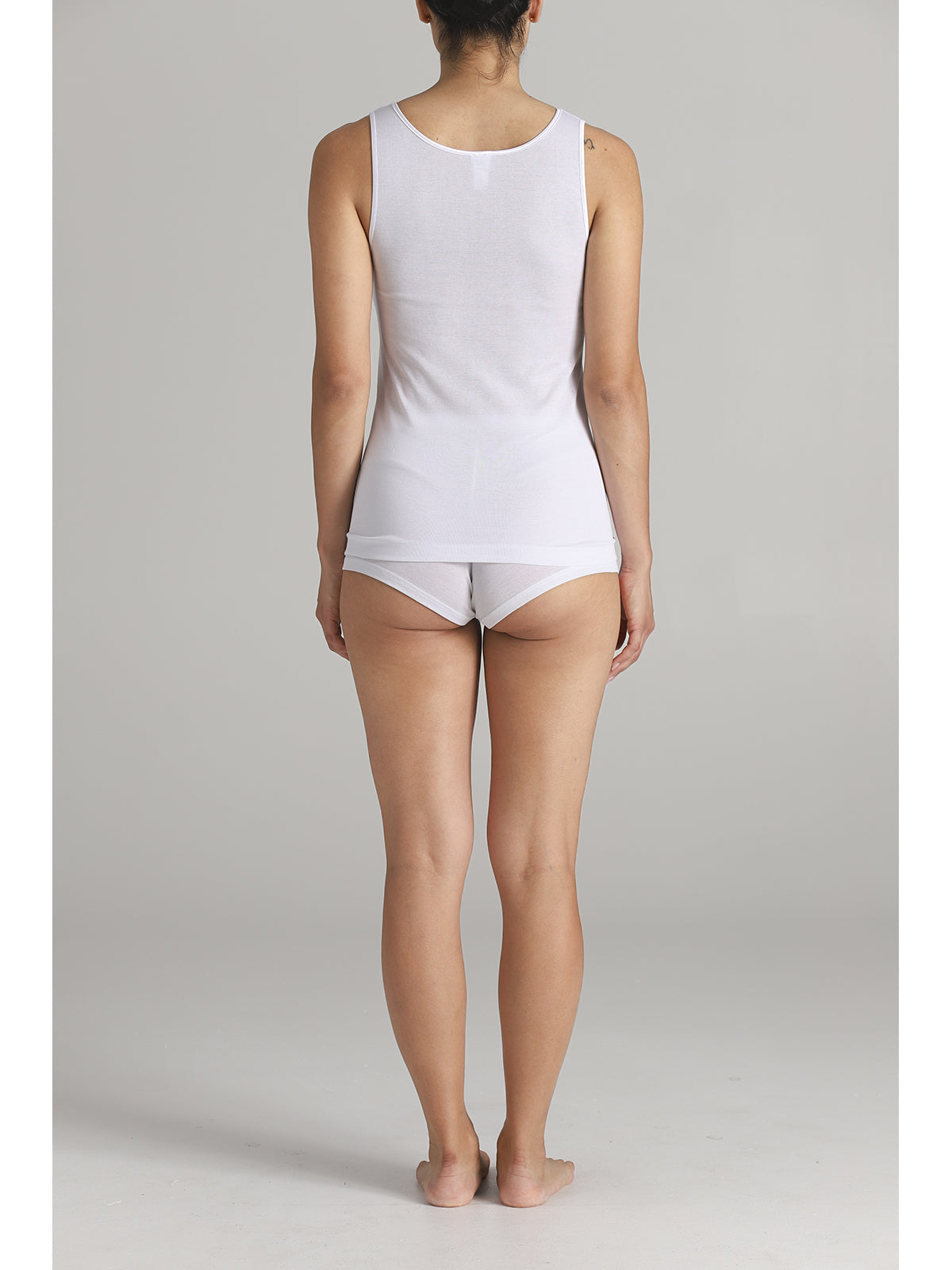 Canottierina donna con pizzo macrame'