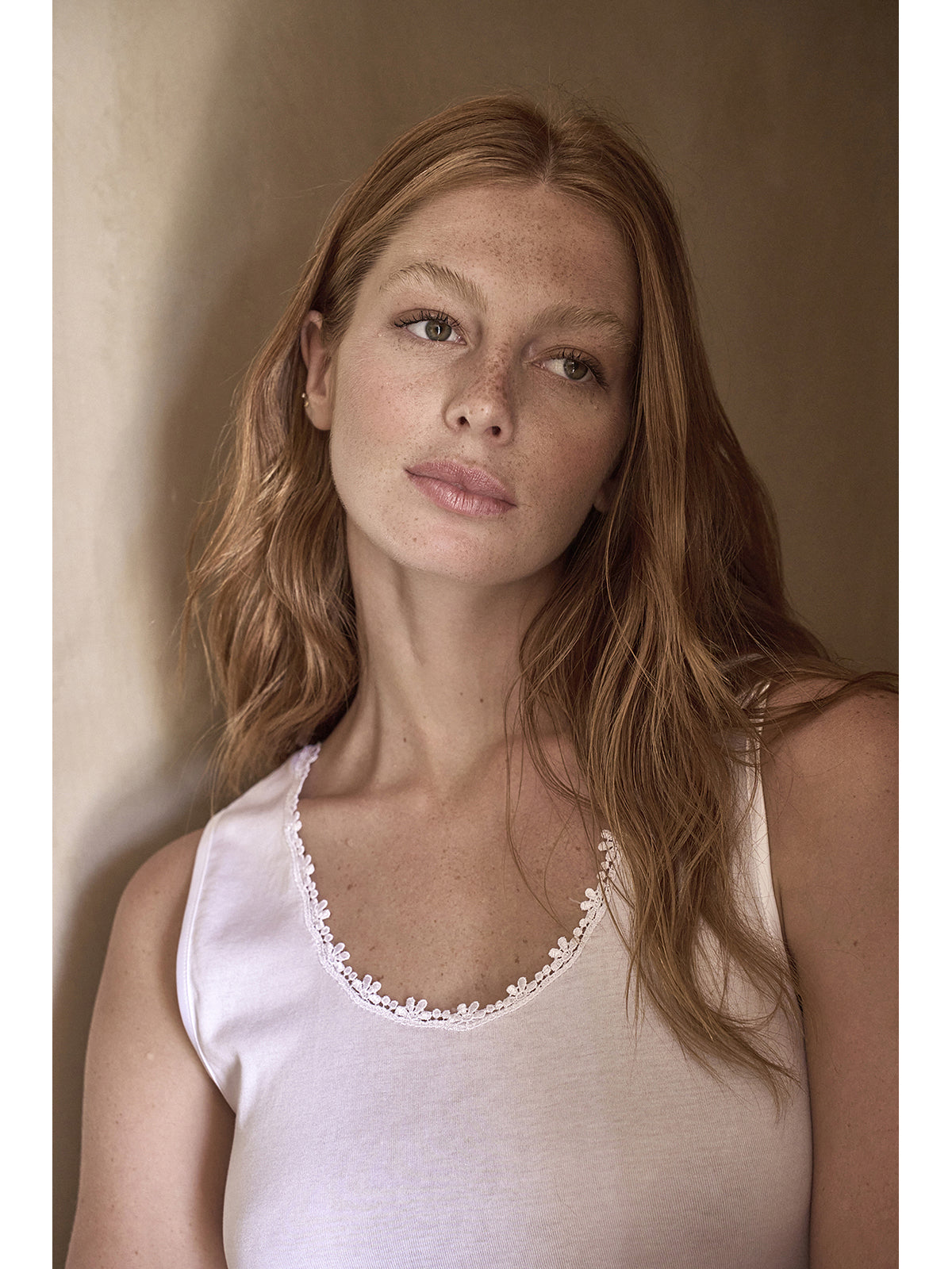 Canottierina donna con pizzo macrame'