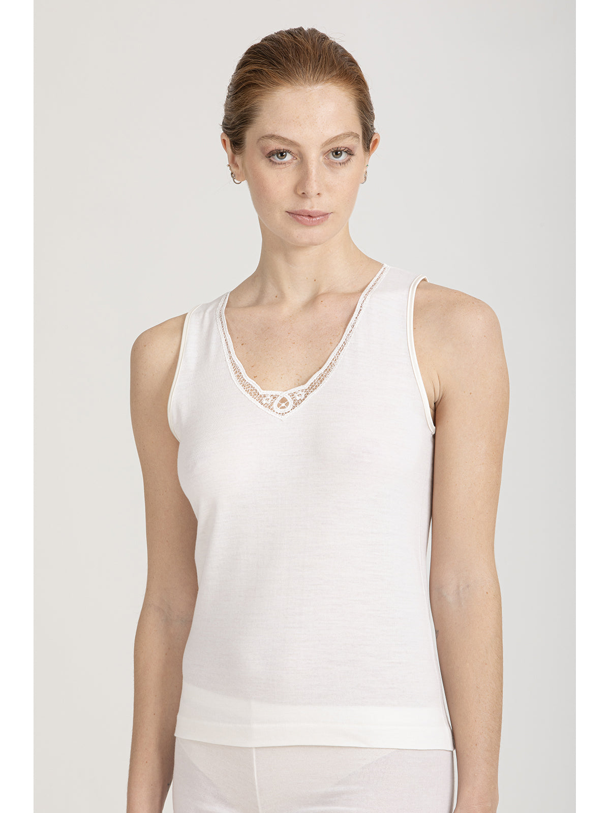 Warm wool and cotton t-shirt with v-neck