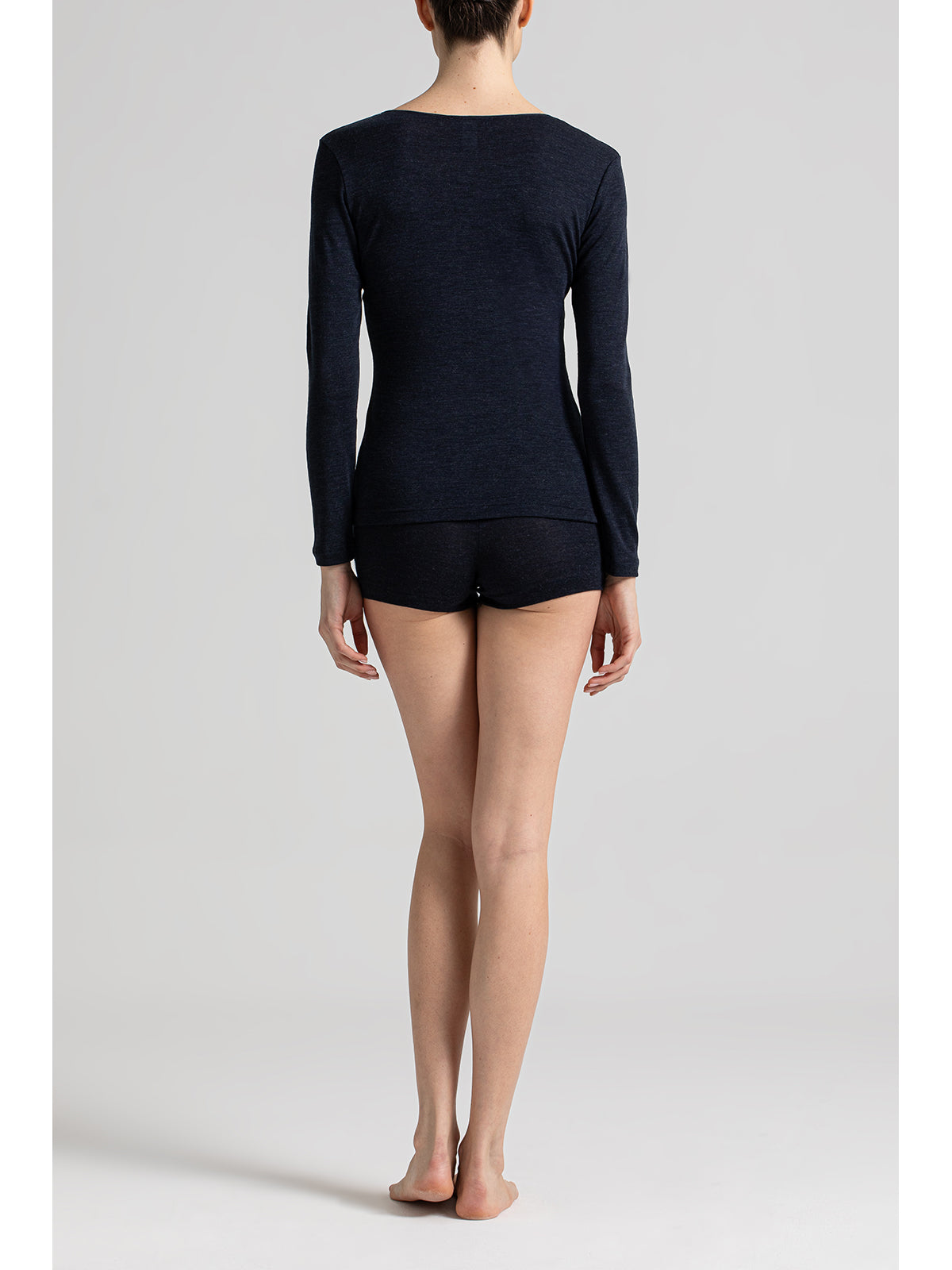 Maglietta in lana e seta con scollo ampio