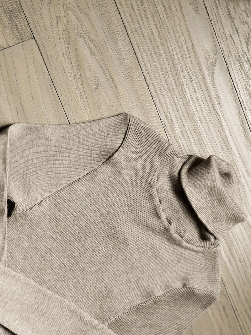 T-shirt à col roulé en laine fine et soie