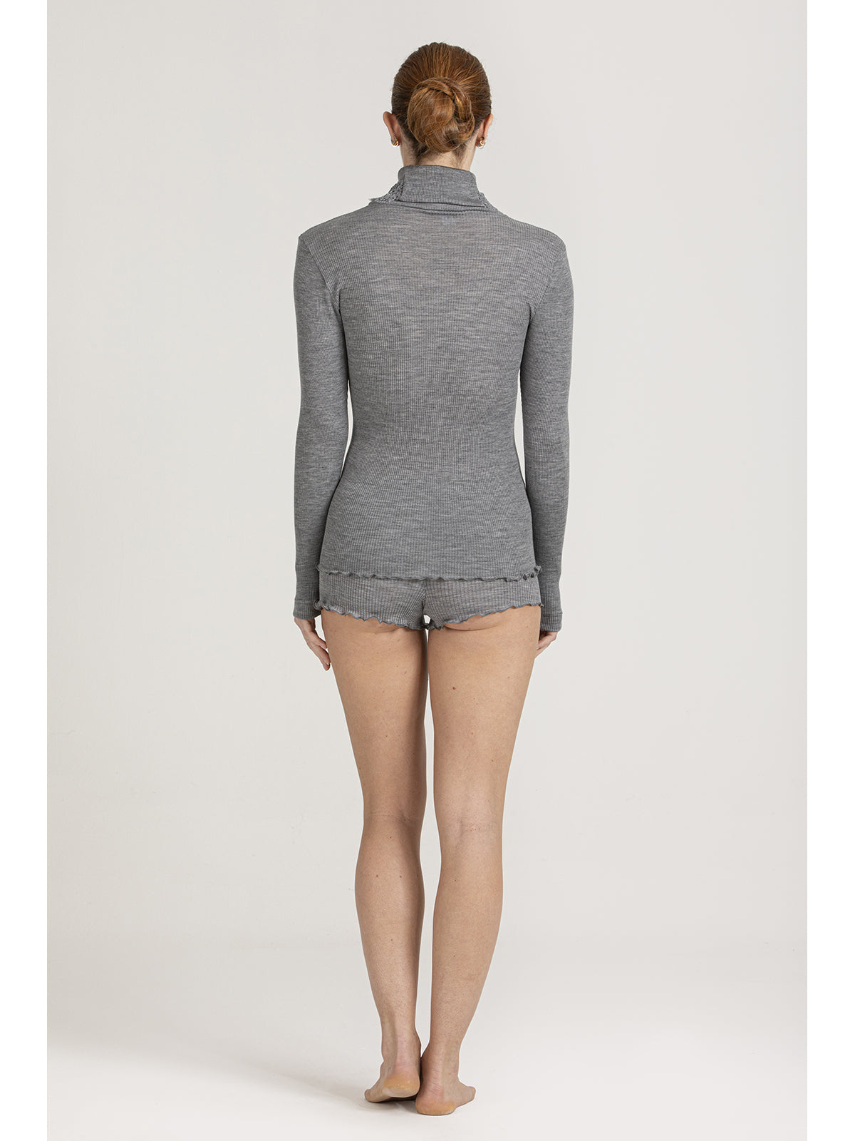 Dolcevita con collo in macrame'