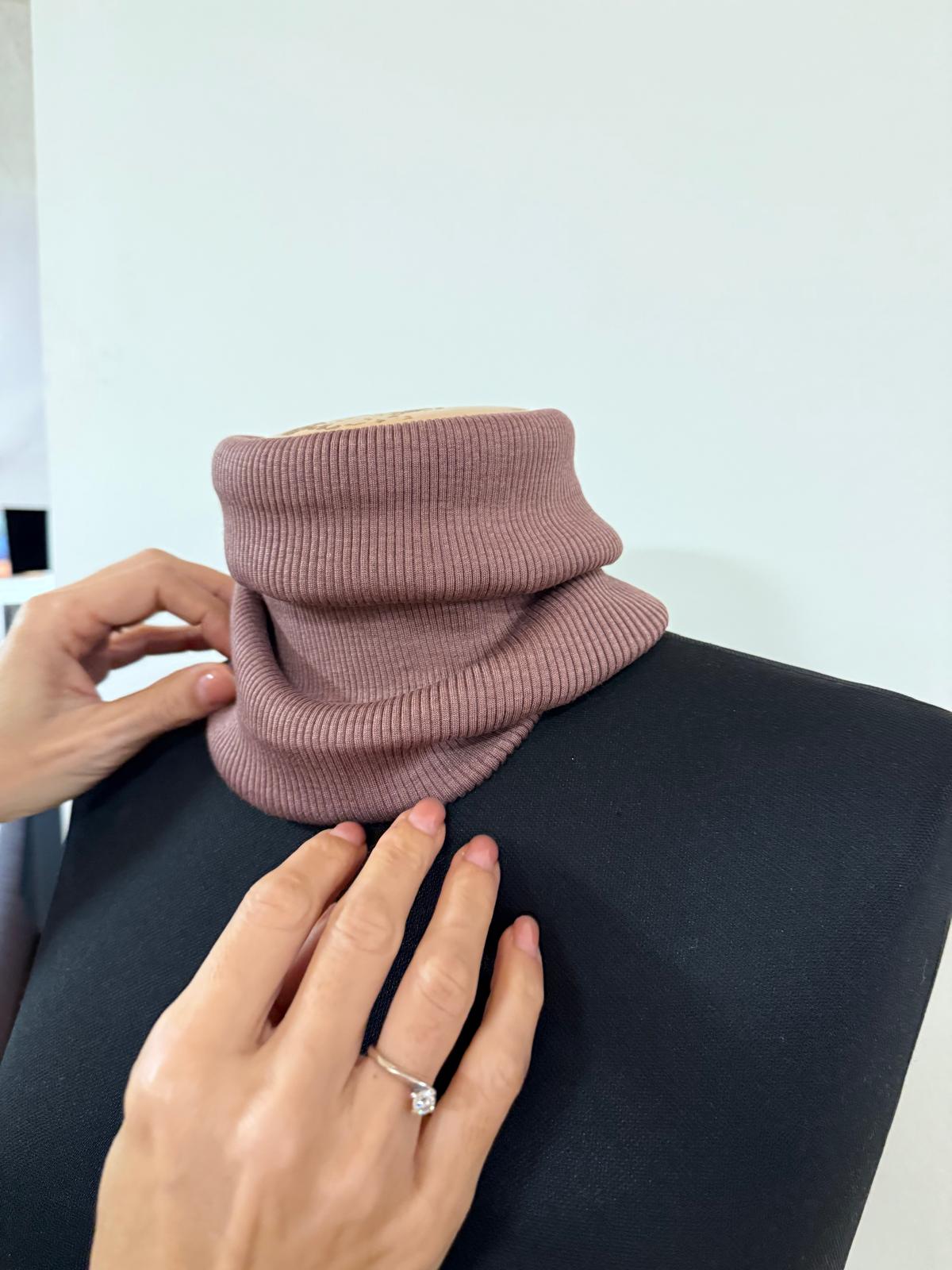 Luxury scarf in wool and silk