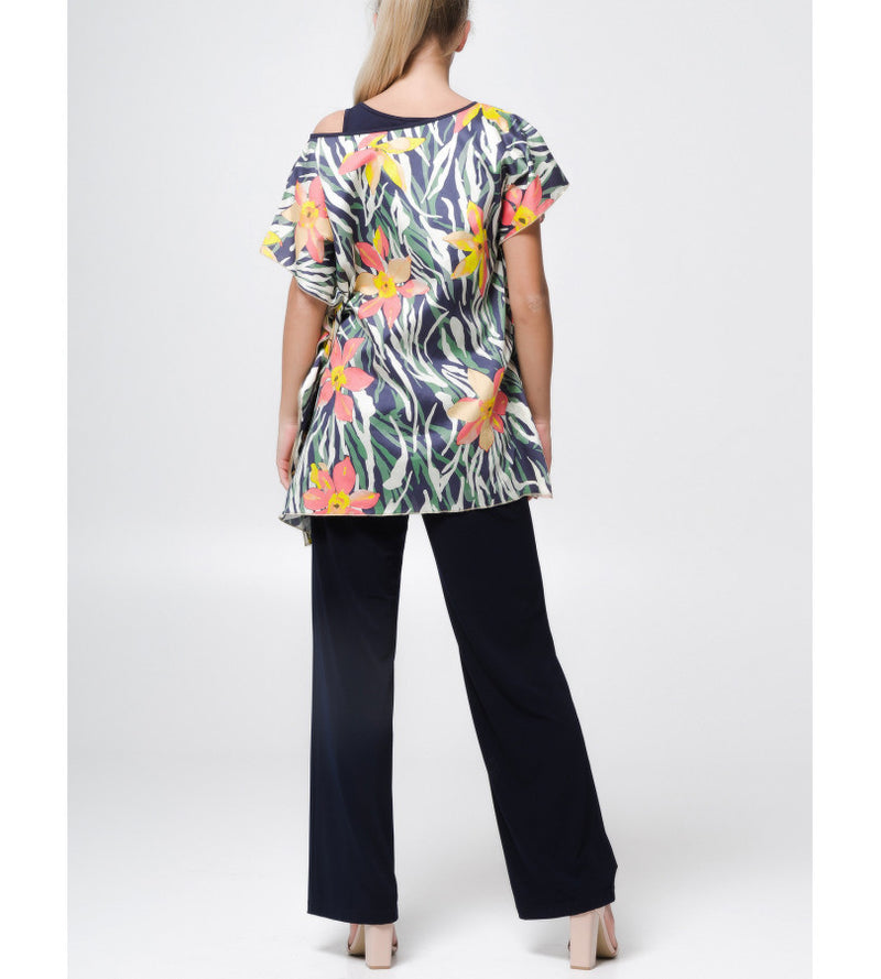 Tunic with kimono sleeves