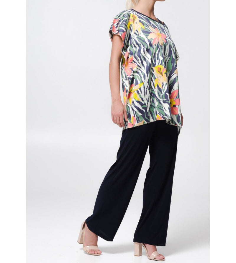 Tunic with kimono sleeves
