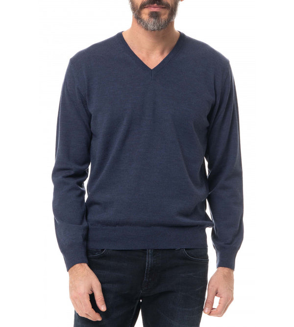 V-neck sweater in soft and light pure merino